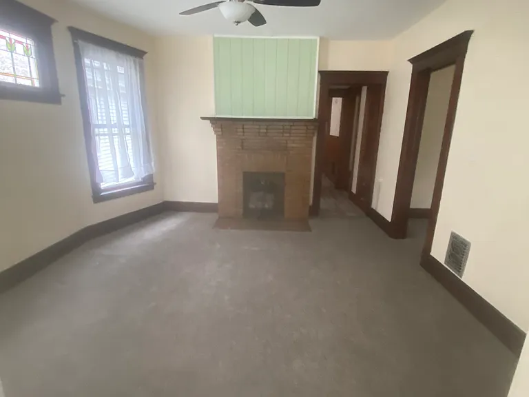 38 Leamington Pl — Photo 1