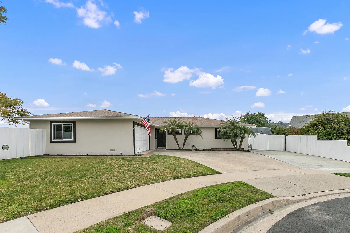 4 bed, 1540 sqft, $5,950 — Photo 2