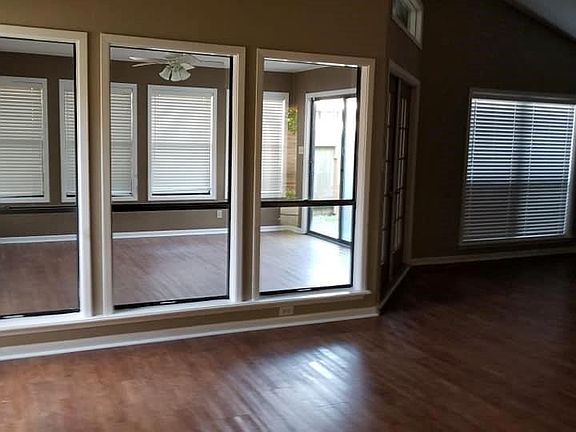 2nd image of 719 Taos Dr