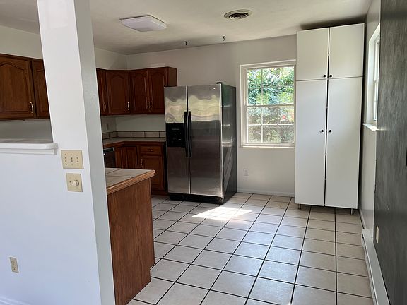 2nd image of 1018 Arrowhead Dr