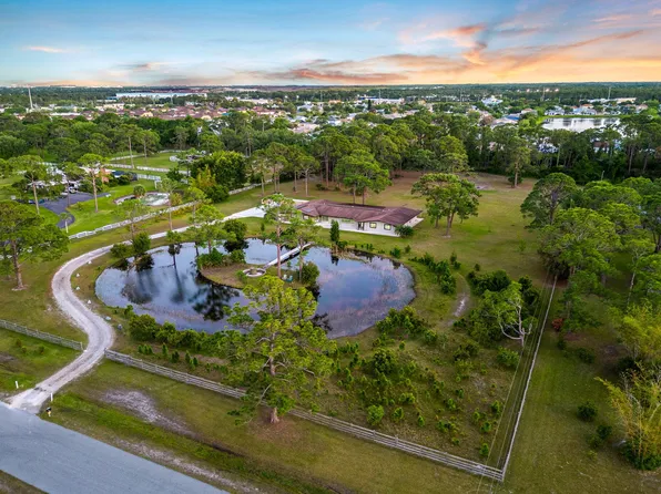 4253 Pinewood Rd, Melbourne, FL 32934