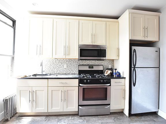 5th image of 235 W 146th St APT 19b