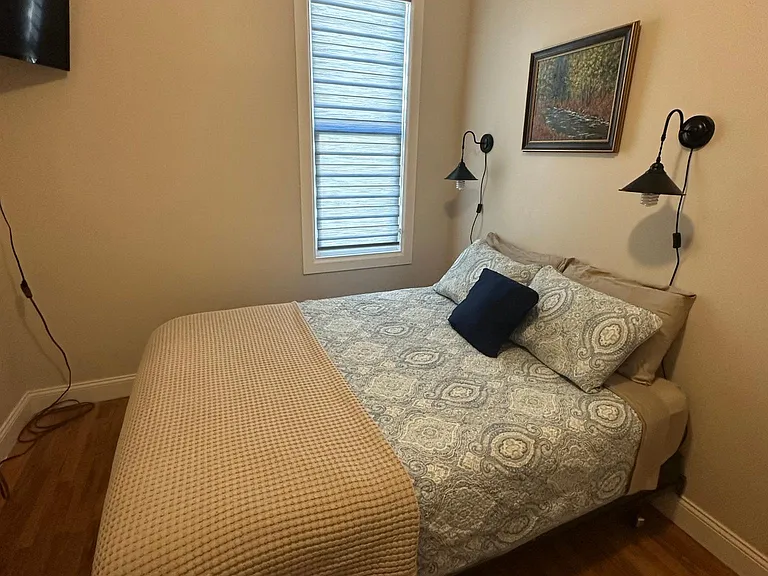 118 W 6th St #9 — Photo 2