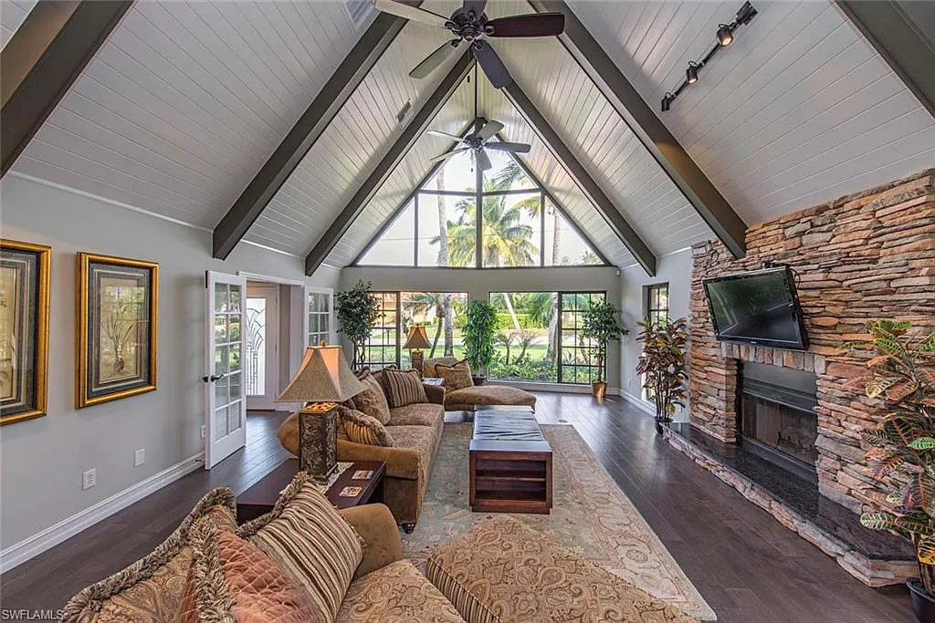 5 bed, 4.0 bath, 3476 sqft, $20,000 — Photo 2
