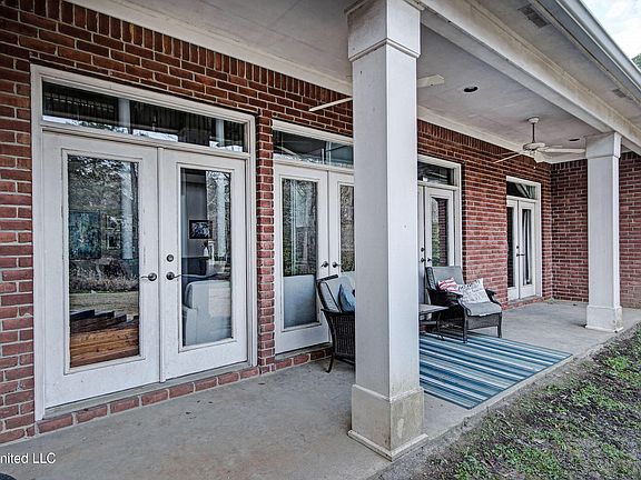 5th image of 340 Sherborne Pl