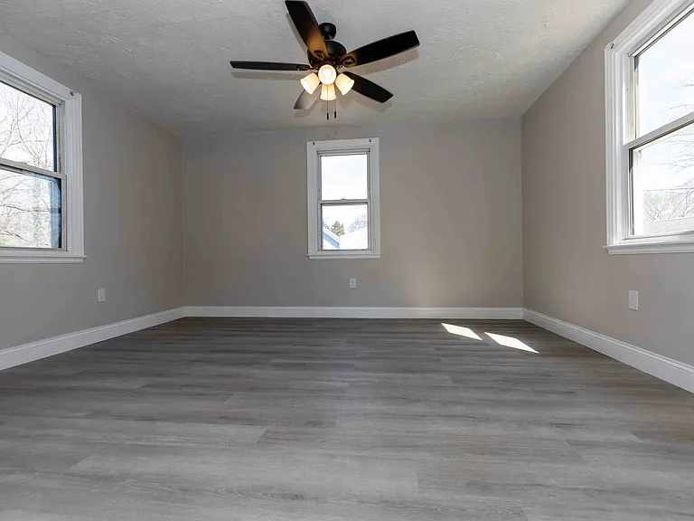 1818 Dallas Ave — Photo 5