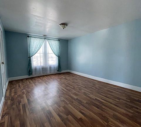 2nd image of 4228 Magoun Ave #2