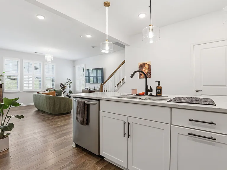 2739 Pinebrook Rd — Photo 10