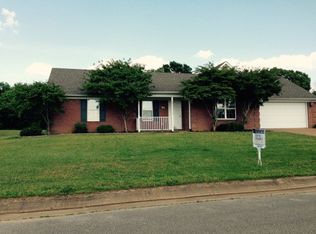 50 Red Hawk Dr, Jackson, TN 38305