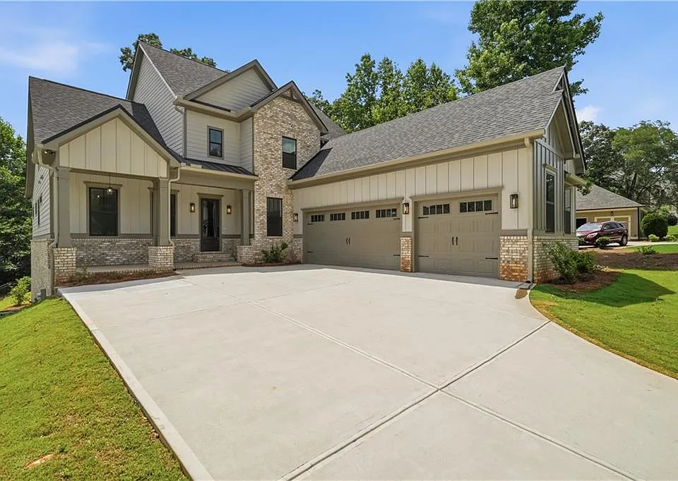 5676 Meadow View Dr
