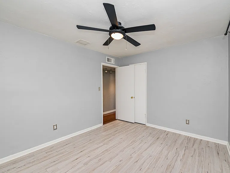 2827 E La Cienega Pl — Photo 7