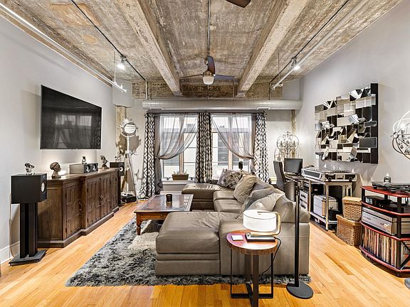 2nd image of 140 Bay St APT 4C
