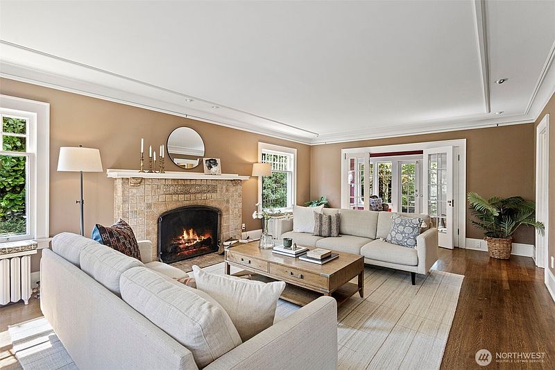 4th image of 3115 Cascadia Avenue S