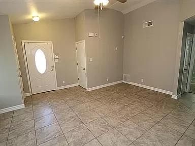 2nd image of 1105 Samantha Ln