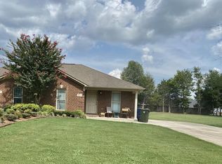 129 Hedge Ln, Huntsville, AL 35811