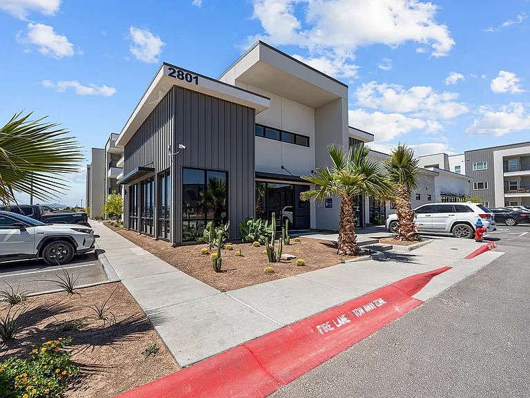 Desert Commons East — Photo 31
