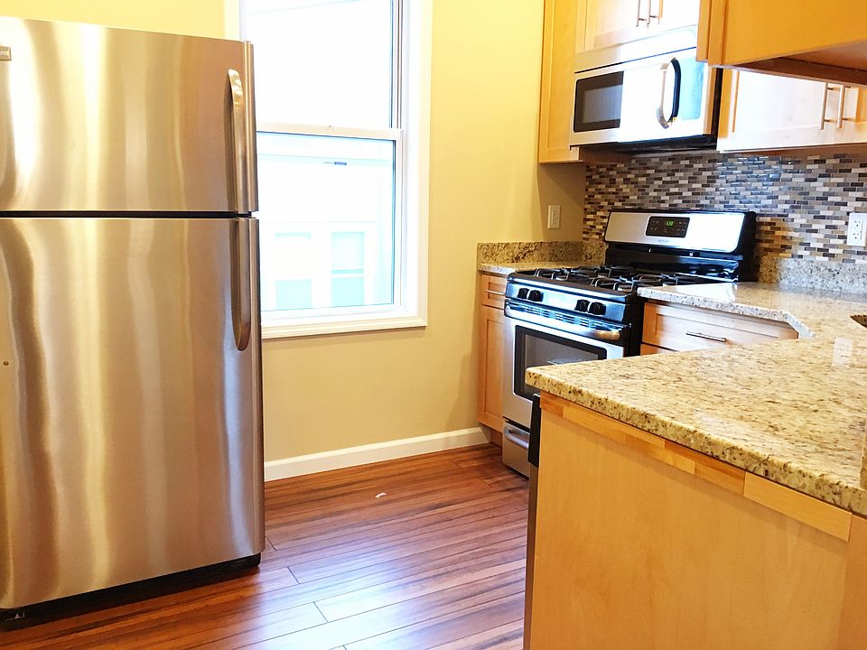 1st image of 4206 25th Ave #2