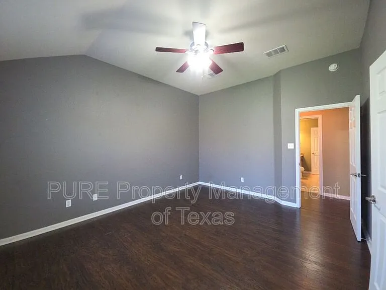 18401 Hees Ln — Photo 48
