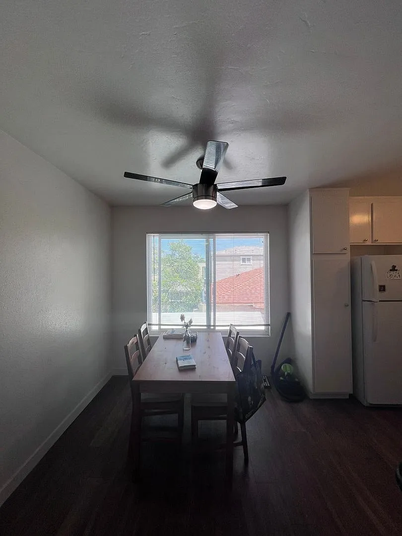 Spacious Upper 2br/2ba- Prime Location Near Kensington! — Photo 2