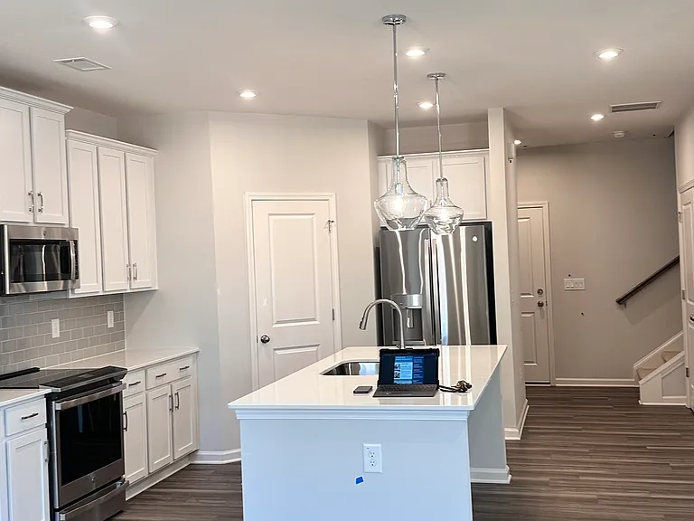 3025 Cambridge Mill St — Photo 6