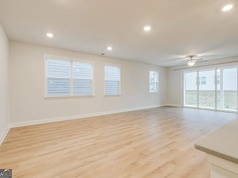 376 Caledonia Ct — Photo 11