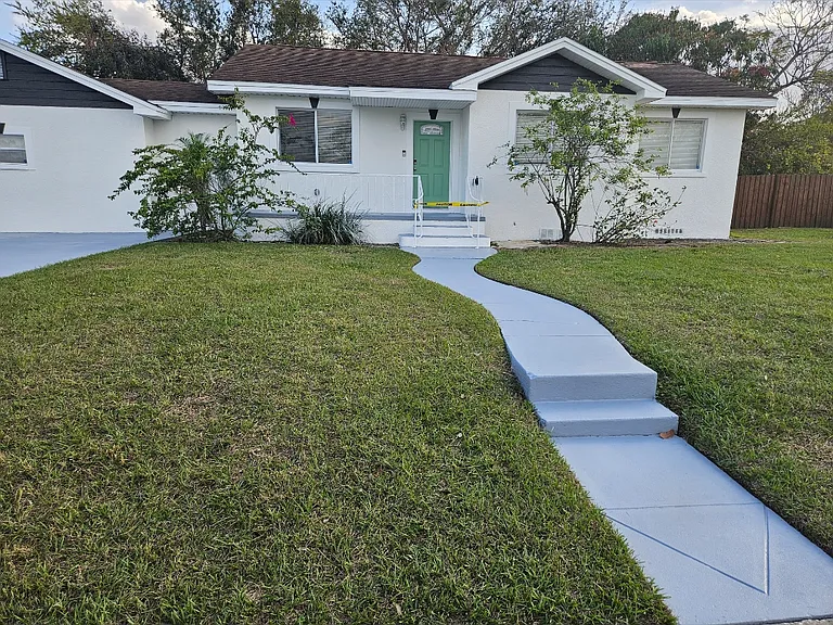 2714 W Palmetto St — Photo 1