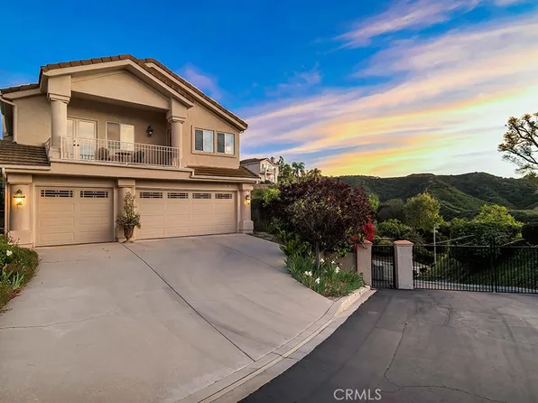 22420 Pinewood Ct, Calabasas, CA 91302