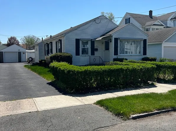 33 Walton St, Chicopee, MA 01013