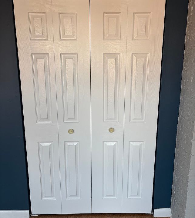 closet doors back on