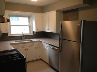 6417 W Kinnickinnic River Pkwy, Milwaukee, WI 53219