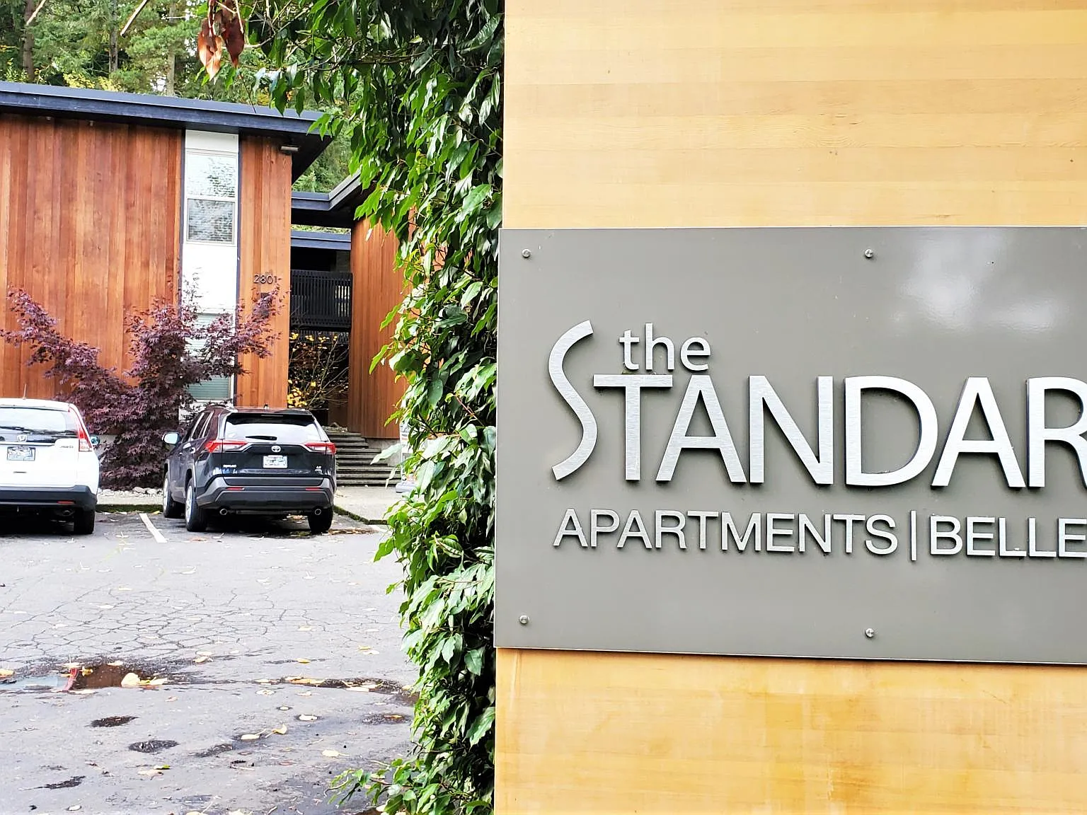 Standard Bellevue — Photo 1