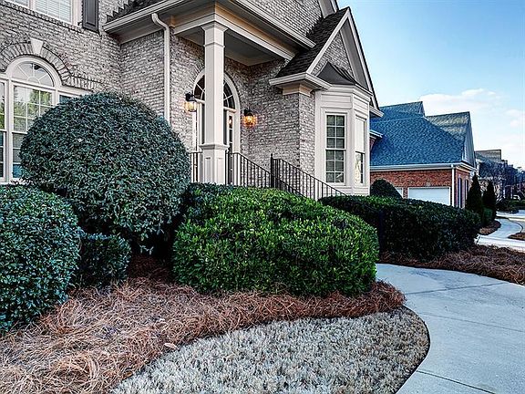 3rd image of 1092 Grassmeade Way
