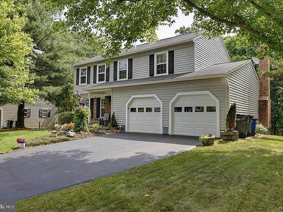 4th image of 110 Sue Ann Ct
