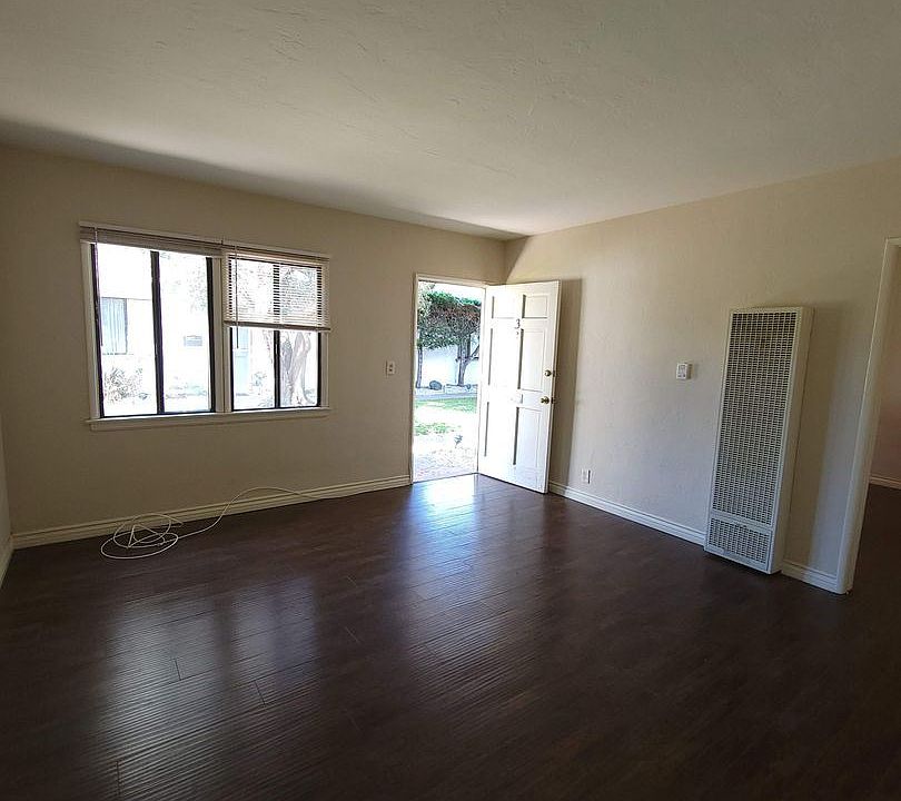 1st image of 222 Avenue H APT 3