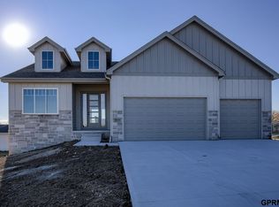 7716 S 180th Ave, Omaha, NE 68136