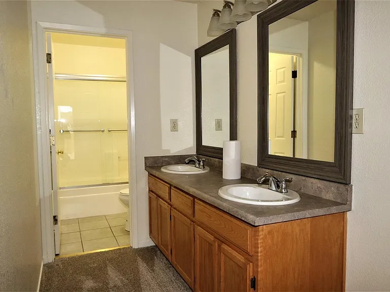 1320 Crater Ave — Photo 3