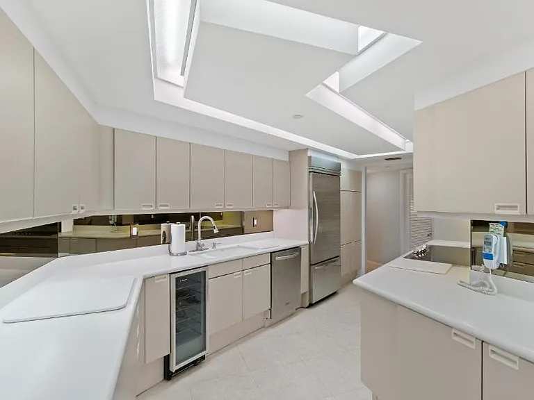 100 Lakeshore Dr #957 — Photo 16