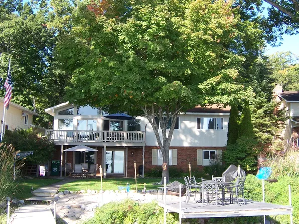 1374K W Higgins Lake Dr, Roscommon, MI 48653