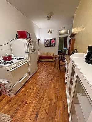 3rd image of 22 Scholes St APT 2R