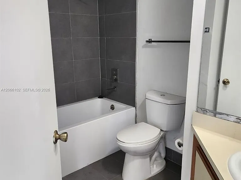 2445 SW 18th Ter #711 — Photo 6