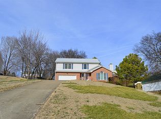 691 W Creek Dr, Clarksville, TN