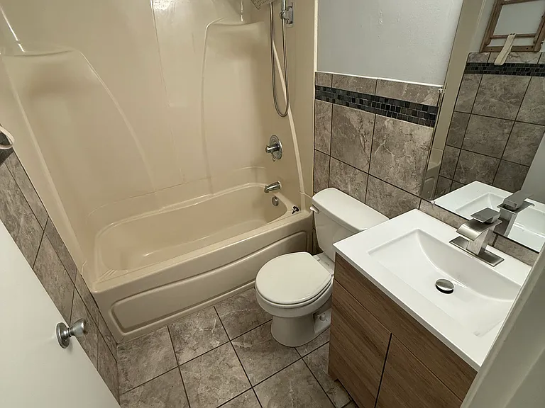 5001 Krick St #3 — Photo 4