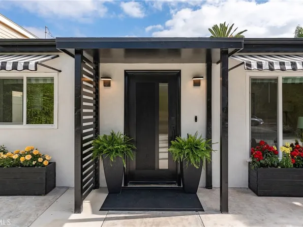 22432 Burbank Blvd, Woodland Hills, CA 91367