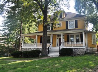 24 S Rock Hill Rd, Saint Louis, MO 63119