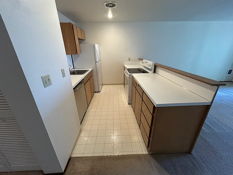 303 10th Ave S #102 — Photo 7
