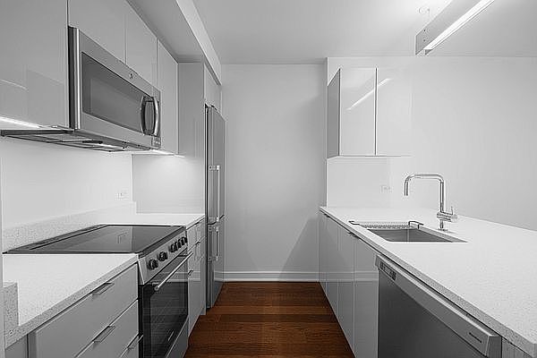 1st image of 400 W 113th St APT 421