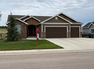 2015 Summerfield Ln, Gillette, WY 82718