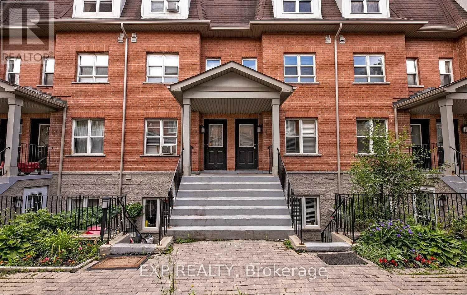 2 bed, $2,599 — Photo 1