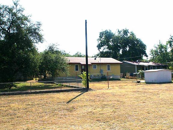 5th image of 83 Sue Ann Dr