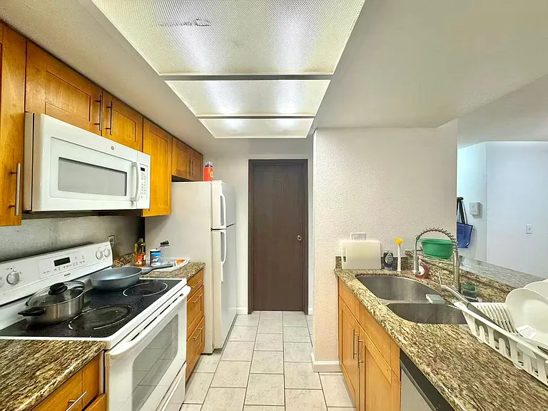 14556 NE 31st St #G103 — Photo 5